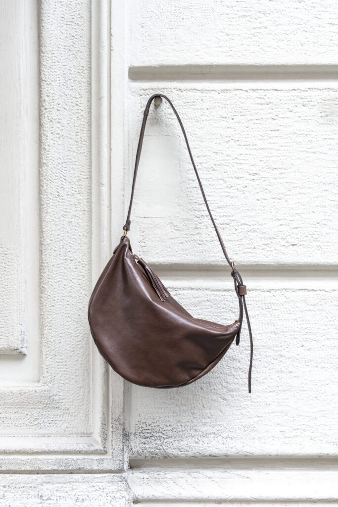 Moon bag pelle cioccolato Susan Santi